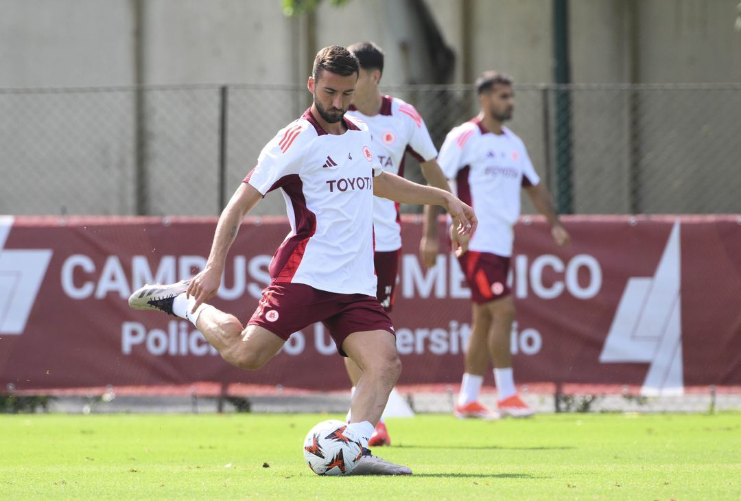 Trigoria, la rifinitura alla vigilia della sfida con l’Athletic – FOTO GALLERY - immagine 15