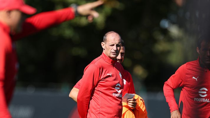 CAIRATE, ITALY - SEPTEMBER 29: Head coach AC Milan Massimiliano Allegri looks on during AC Milan training session at Milanello on September 29, 2025 in Cairate, Italy. (Photo by Claudio Villa/AC Milan via Getty Images) Allegri