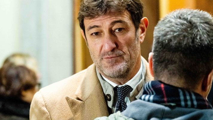 CREMONA, ITALY - JANUARY 09: Ciro Ferrara attends the remembrance mass for the late Gianluca Vialli at Parrocchia di Cristo Re church on January 09, 2023 in Cremona, Italy. The former Chelsea and Italy footballer died on Friday, following a long battle with pancreatic cancer. (Photo by Marco M. Mantovani/Getty Images) Ferrara lascia DAZN, può entrare nello staff di Conte al Napoli: ecco la verità – KKN - immagine 1