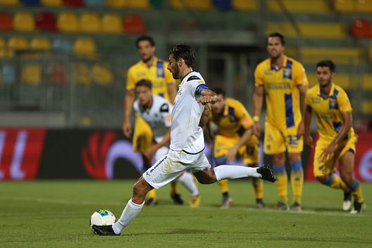 Manuel Iori dell'AS Cittadella segna il gol del vantaggio su rigore durante la partita di Serie B tra Frosinone Calcio e AS Cittadella il 26 giugno 2020 a Frosinone ESCLUSIVA – Iori: “Ricostruiremo l’identità del Cittadella”- immagine 3