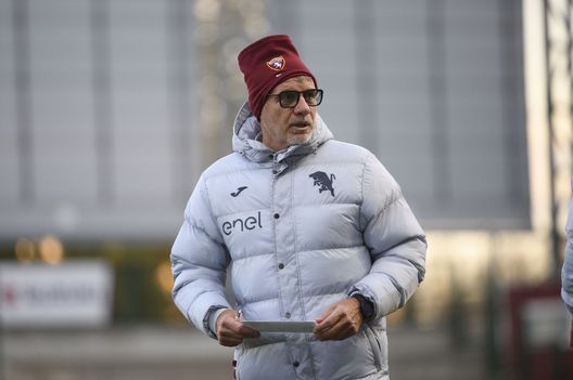 TURIN, ITALY - NOVEMBER 26: Marco Baroni Head Coach of Torino FC looks on during a training session at Stadio Filadelfia on November 26, 2025 in Turin, Italy. (Photo by Stefano Guidi - Torino FC/Torino FC 1906 via Getty Images) Baroni pre Lecce-Torino: “In porta torna Israel. Como? Gara rivista molte volte”- immagine 2