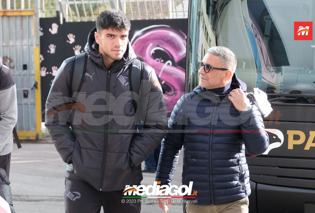 FOTO Como-Palermo, il Palermo in partenza dal ‘Renzo Barbera’ (GALLERY) - immagine 32