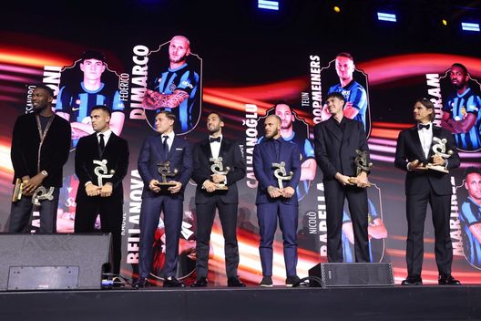 Social / Thuram premiato al Gran Galà del Calcio: le immagini della serata- immagine 2