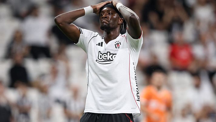 Besiktas-Istanbul Basaksehir 2-1, in gol Shomurodov e Under. Errore clamoroso di Abraham - immagine 1