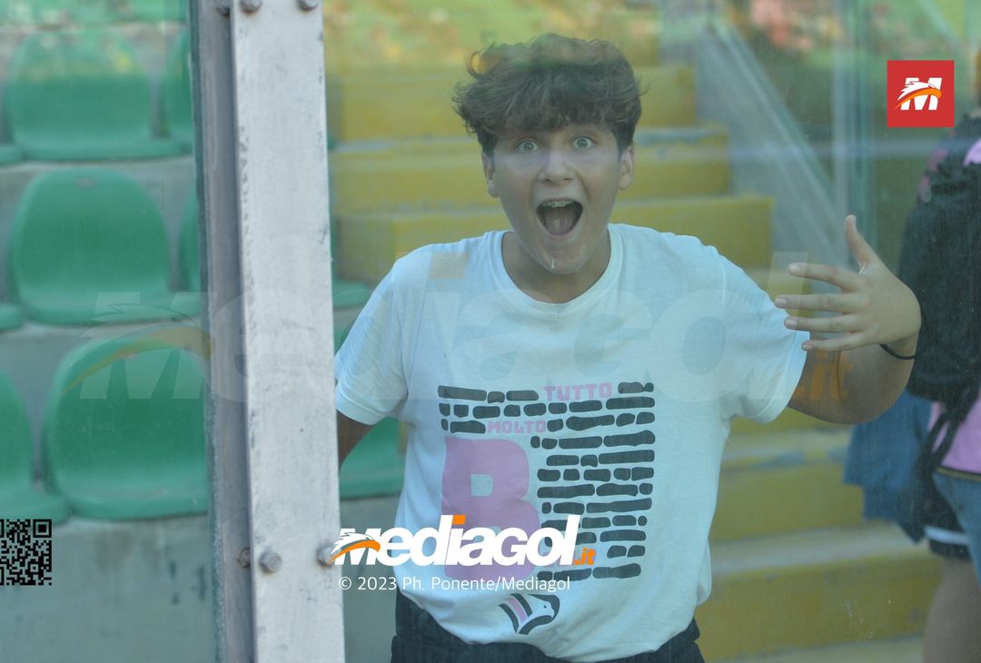 FOTOTIFO Palermo-Lecco, gli scatti ai tifosi al “Renzo Barbera” (GALLERY) - immagine 140