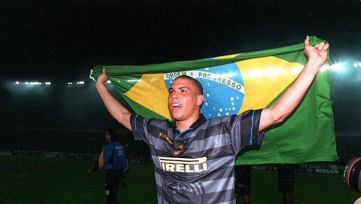 Ronaldo il Fenomeno compie oggi 48 anni: l’Inter gli fa gli auguri così - immagine 1