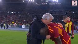 VIDEO / Roma-Lecce 2-1, Lukaku fa gol poi piange e Mourinho lo bacia