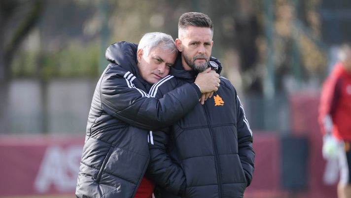 Roma, spavento per il preparatore Rapetti. Mou: “È stato ricoverato in ospedale” - immagine 1