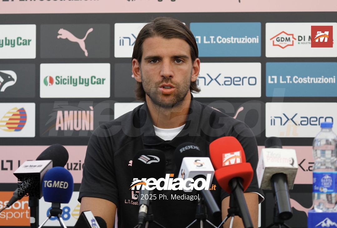 FOTO, Ceccaroni: sorrisi e promesse in conferenza stampa - immagine 14