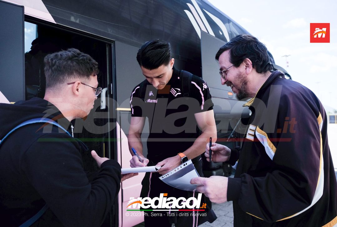 FOTO Venezia-Palermo, i Rosanero in partenza dal “Renzo Barbera” (GALLERY) - immagine 32