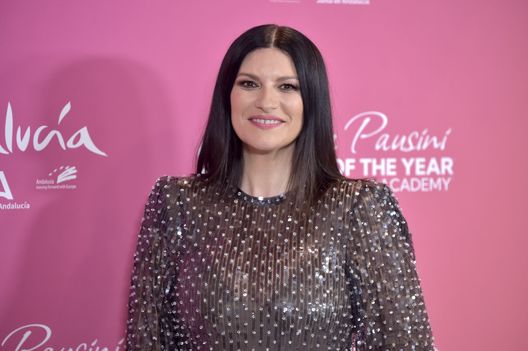 Laura Pausini (Photo by Juan Naharro Gimenez/Getty Images) Mondiale per Club, Robbie Williams e Laura Pausini canteranno l’inno ufficiale della Fifa- immagine 3