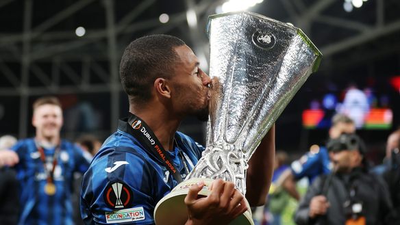 Ex Verona, dopo Hien anche Retsos alza una coppa- immagine 2