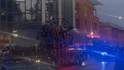 Milan-Lecce, l’arrivo del pullman rossonero allo stadio San Siro | PM NEWS