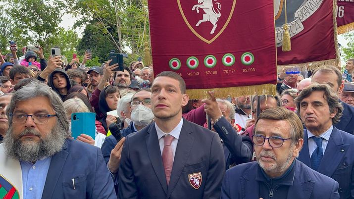 Belotti a furor di popolo: acclamato a Superga, i tifosi gli chiedono di restare - immagine 1