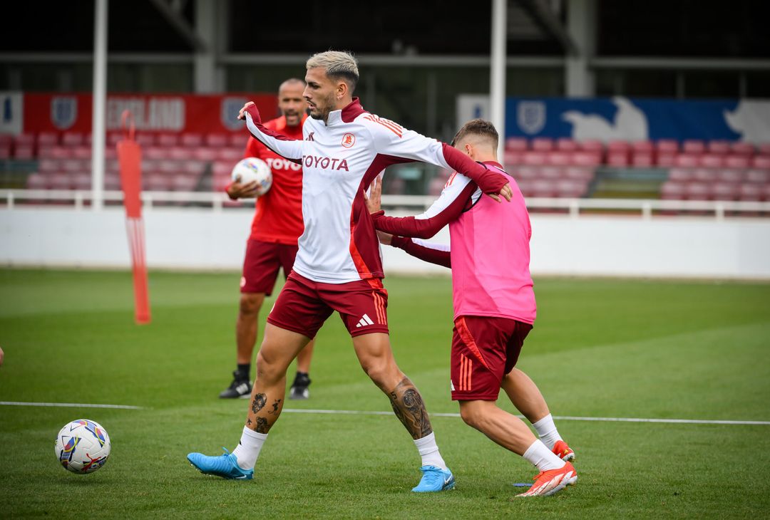 Ritiro Roma, primo allenamento in Inghilterra: c’è Paredes – FOTO GALLERY - immagine 30