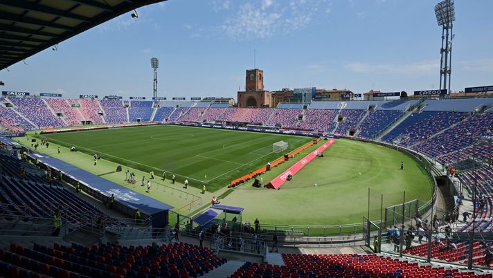 BOLOGNA, ITALY - MAY 28: A general view of the inside of the stadium prior to the Serie A match between Bologna FC and SSC Napoli at Stadio Renato Dall'Ara on May 28, 2023 in Bologna, Italy. (Photo by Alessandro Sabattini/Getty Images) UFFICIALE – Bologna-Milan rinviata per maltempo: due rossoneri saltano il Napoli - immagine 1