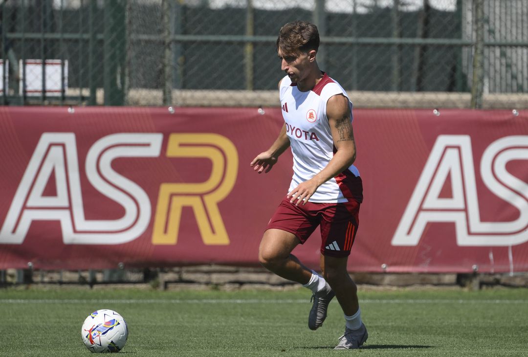 Roma, quinto giorno di ritiro a Trigoria – FOTO GALLERY - immagine 16
