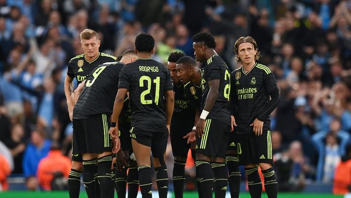 MANCHESTER, ENGLAND - MAY 17: Real Madrid players react after Manchester City scored their sides first goal during the UEFA Champions League semi-final second leg match between Manchester City FC and Real Madrid at Etihad Stadium on May 17, 2023 in Manchester, England. (Photo by Michael Regan/Getty Images) Siviglia
