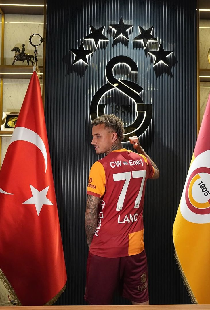 Dalle visite mediche ai primi saluti: i sorrisi di Noa Lang al Galatasaray – LE FOTO - immagine 6