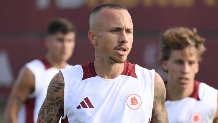 ROME, ITALY - JULY 07: AS Roma player Angelino during a training session at Centro Sportivo Fulvio Bernardini on July 07, 2024 in Rome, Italy. (Photo by Luciano Rossi/AS Roma via Getty Images) Roma, per il rientro di Angelino ci vorrà ancora tempo: al fantacalcio comportatevi così - immagine 1