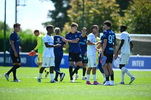 Getty Images Inter, ecco il consiglio da leader di Acerbi a Pio Esposito durante l’amichevole di oggi- immagine 2
