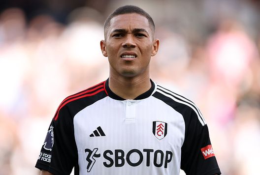 Carlos Vinicius con la maglia del Fulham. (Photo by Ryan Pierse/Getty Images) UFFICIALE, l’ex Napoli Carlos Vinicius nuovo giocatore del Gremio- immagine 2