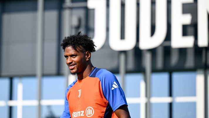 TURIN, ITALY - AUGUST 29: Juan Cabal of Juventus during a training session at JTC on August 29, 2024 in Turin, Italy. (Photo by Daniele Badolato - Juventus FC/Juventus FC via Getty Images) Cabal