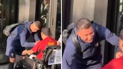 Tifoso colpisce accidentalmente Ronaldo, lui reagisce così