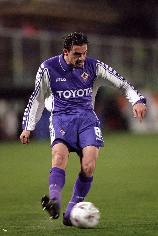 Predrag Mijatovic con la maglia della Fiorentina (Crediti: Michael Steele /Allsport) Real Madrid, senti Mijatovic: “Vinicius Junior? Se lo vendessero…”- immagine 2