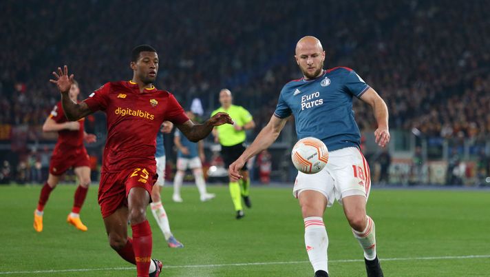 ROME, ITALY - APRIL 20: Gernot Trauner of Feyenoord controls the ball whilst under pressure from Georginio Wijnaldum of AS Roma during the UEFA Europa League Quarterfinal Second Leg match between AS Roma and Feyenoord at Stadio Olimpico on April 20, 2023 in Rome, Italy. (Photo by Paolo Bruno/Getty Images) Feyenoord, Trauner: “Avrei voluto evitare la Roma, ma stavolta li battiamo” - immagine 1