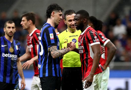 Alessandro Bastoni e Fikayo Tomori durante la semifinale di Coppa Italia. (Foto di Marco Luzzani/Getty Images) Atalanta-Roma, sognando la Champions League: dove vedere il match in Tv e streaming- immagine 2