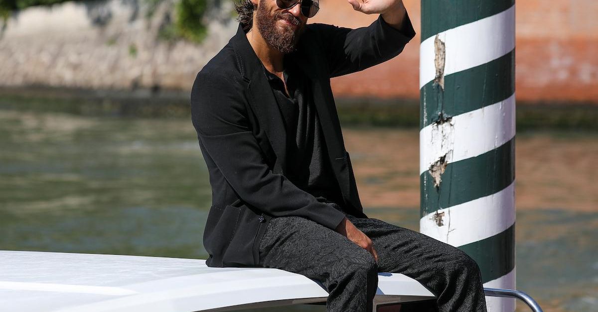 Can Yaman è tornato single? La sua relazione sembra al capolinea, i dettagli