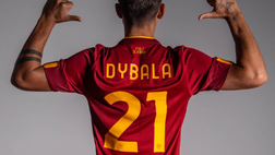 Incubo Dybala per la Roma: il ginocchio cede e la Joya esce in lacrime