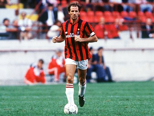 (foto tratta da profilo X @80s90sfootball) Franco Baresi