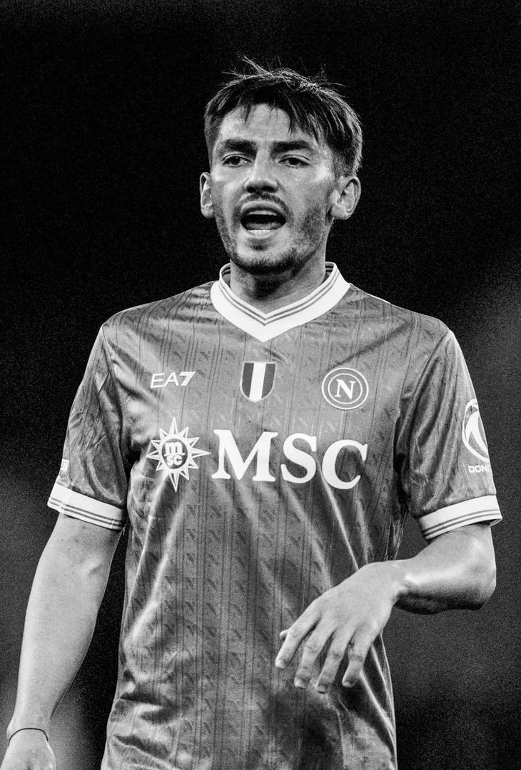 Ritorni, stelle ai i box ed esultanze: i suggestivi scatti di Napoli-Lecce – LE FOTO - immagine 17