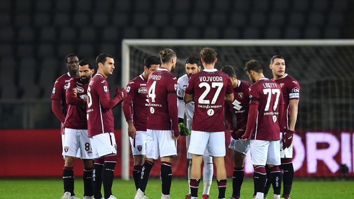 TURIN, ITALY - DECEMBER 12: Torino players form a huddle during the Serie A match between Torino FC and Udinese Calcio at Stadio Olimpico di Torino on December 12, 2020 in Turin, Italy. Sporting stadiums around Italy remain under strict restrictions due to the Coronavirus Pandemic as Government social distancing laws prohibit fans inside venues resulting in games being played behind closed doors. (Photo by Valerio Pennicino/Getty Images) Il postpartita di Torino-Udinese 2-3: Giampaolo resta in sella (per ora) - immagine 1