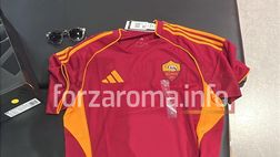 Roma, ecco la prima maglia: a Barcellona è già in vendita