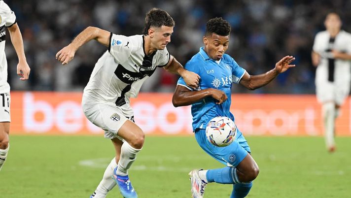 Getty Images Pistola puntata in faccia, Neres rapinato a Napoli dopo la partita col Parma - immagine 1