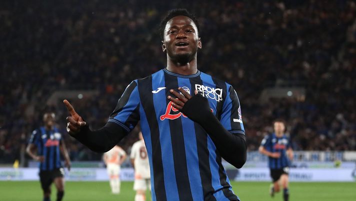 BERGAMO, ITALY - MAY 12: Ibrahim Sulemana of Atalanta celebrates scoring his team's second goal during the Serie A match between Atalanta BC and AS Roma at Gewiss Stadium on May 12, 2025 in Bergamo, Italy. (Photo by Marco Luzzani/Getty Images) Cor Sport – Scatto Sulemana: ecco come è nata l’operazione - immagine 1