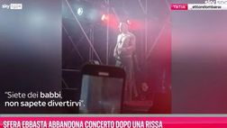 VIDEO / Sfera Ebbasta abbandona concerto dopo una rissa: “Siete dei babbi”