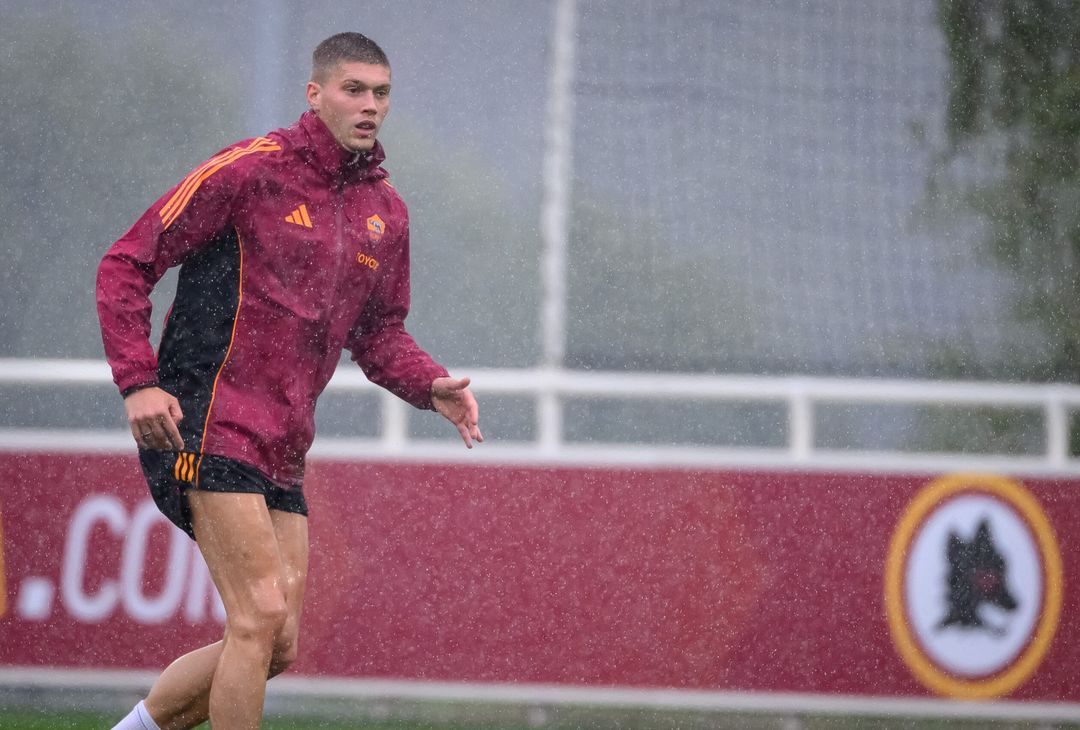 Roma, la seduta pomeridiana aperta ai tifosi al St. George’s Park – FOTO GALLERY - immagine 19