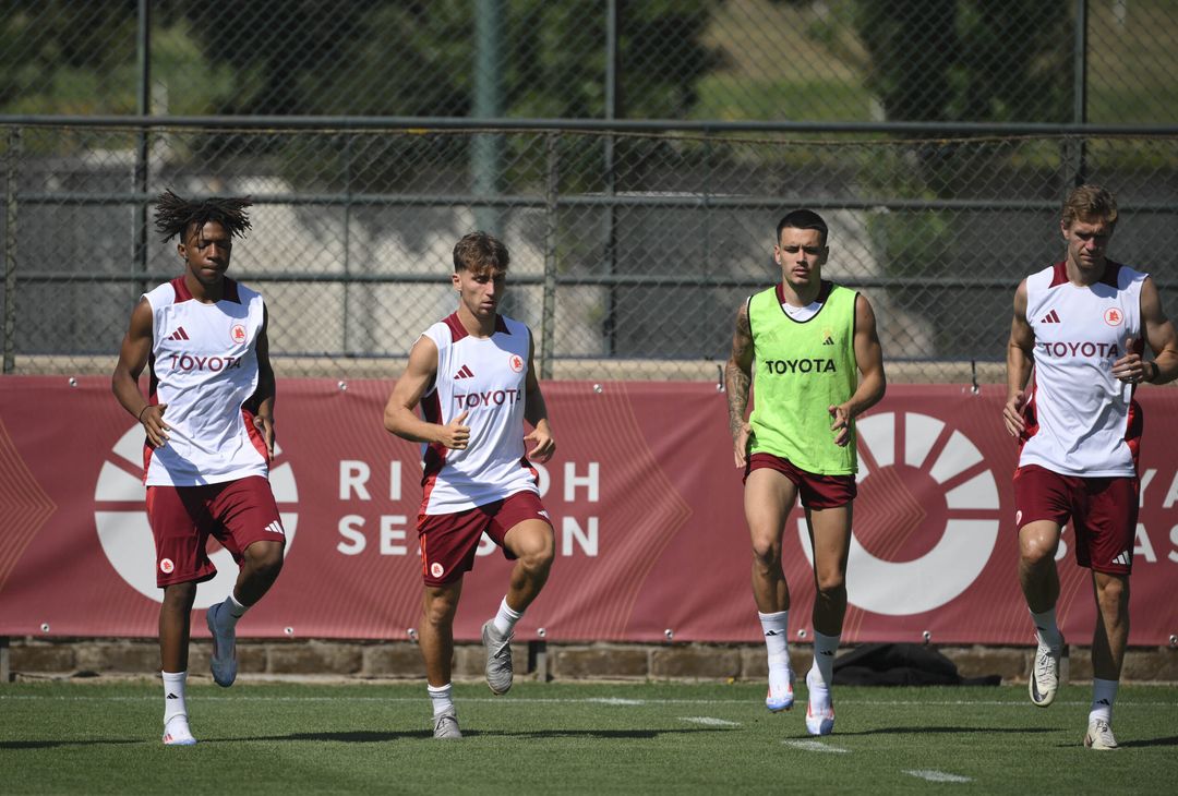 Roma, quinto giorno di ritiro a Trigoria – FOTO GALLERY - immagine 9