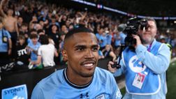 Douglas Costa batte Mata: il Sydney FC vince il derby con i Wanderers