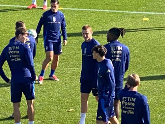 FOTO VN – Italia in campo per l’allenamento. Kean e Comuzzo in gruppo- immagine 2