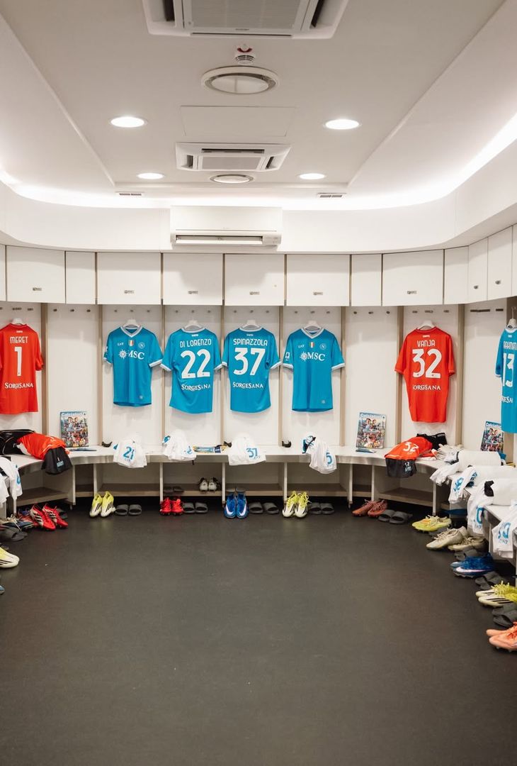 Inter-Napoli, tutto pronto nello spogliatoio azzurro: la scelta sulla maglia GALLERY - immagine 3