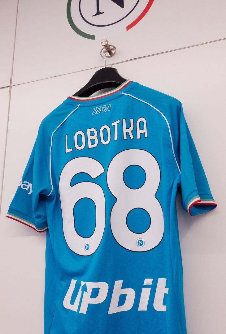 Tutto pronto nello spogliatoio del Napoli per il match contro il Frosinone