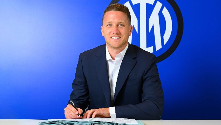 Inter, Alex Perez arrivato a Milano. Mercoledì atteso Zielinski, poi le visite mediche - immagine 1