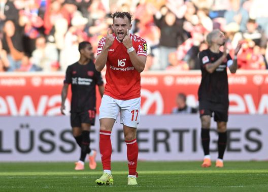 MAINZ, GERMANY - OCTOBER 18: Benedict Hollerbach of Mainz reacts during the Bundesliga match between 1. FSV Mainz 05 and Bayer 04 Leverkusen at MEWA Arena on October 18, 2025 in Mainz, Germany. (Photo by Neil Baynes/Getty Images) Streaming Stoccarda-Mainz: Diretta TV e live gratis- immagine 3