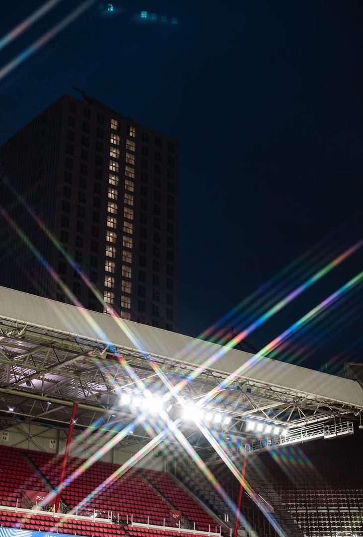 Circa un'ora separa PSV Eindhoven-Napoli dal suo fischio d'inizio. In programma alle 21:00, la gara è valevole per la 3ª giornata della League Phase dell'edizione 2025/26 di Champions. Ad ospitare tale scontro sarà il Philips Stadion, di cui l'admin dei social azzurri ha pubblicato una serie di scatti sul proprio account Instagram.