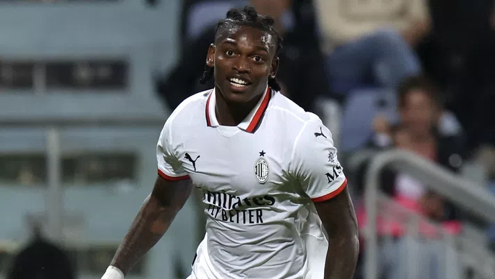 esultanza gol Rafael Leao AC Milan Cagliari-Milan 3-3 Serie A 2024-2025